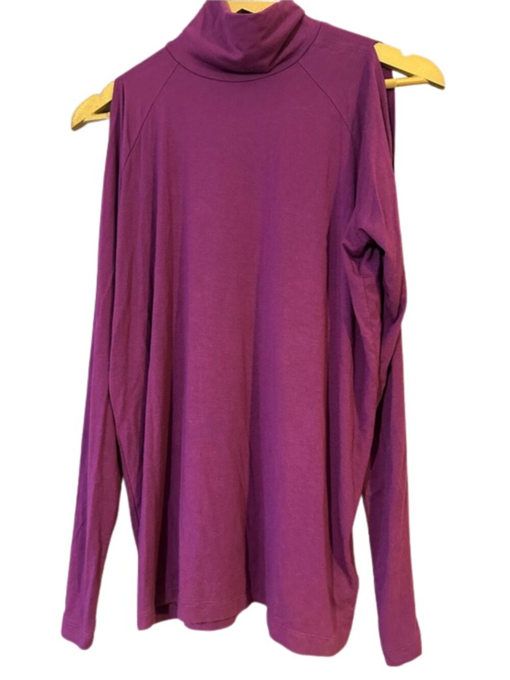 Athleta Cold Shoulder Long Sleeve Top Women’s Small Purple Athletic Lightweight